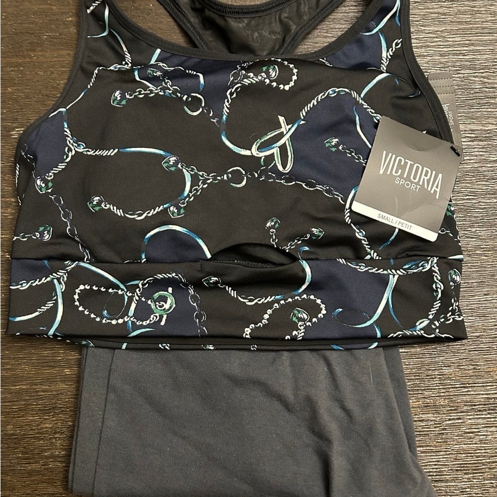 Victoria Sport Chain Print Sports/Workout Fit